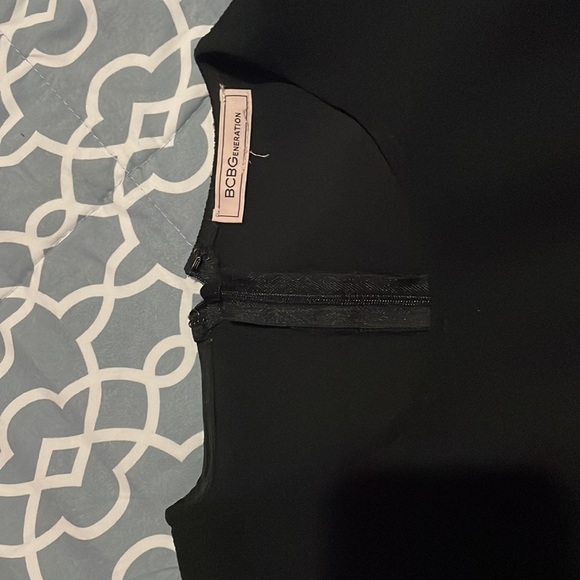 very good quality only used once and it is like new it is size 6 of a very good - Picture 3 of 3